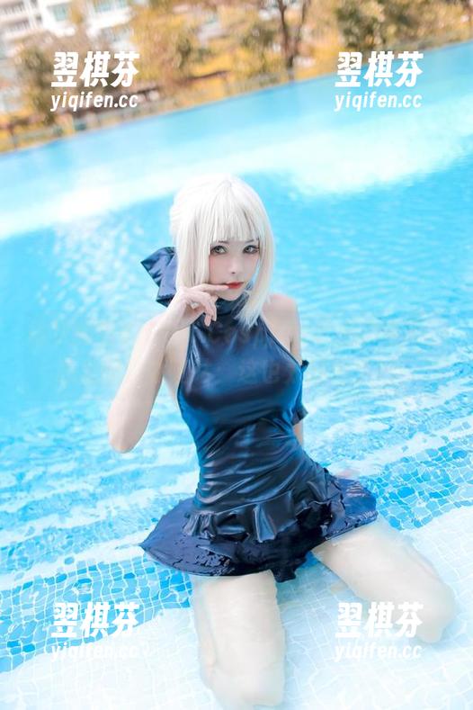 每次翻看Kitkat Cosplay学姐的图册，心里都默默嘀咕：这也太好看了吧！